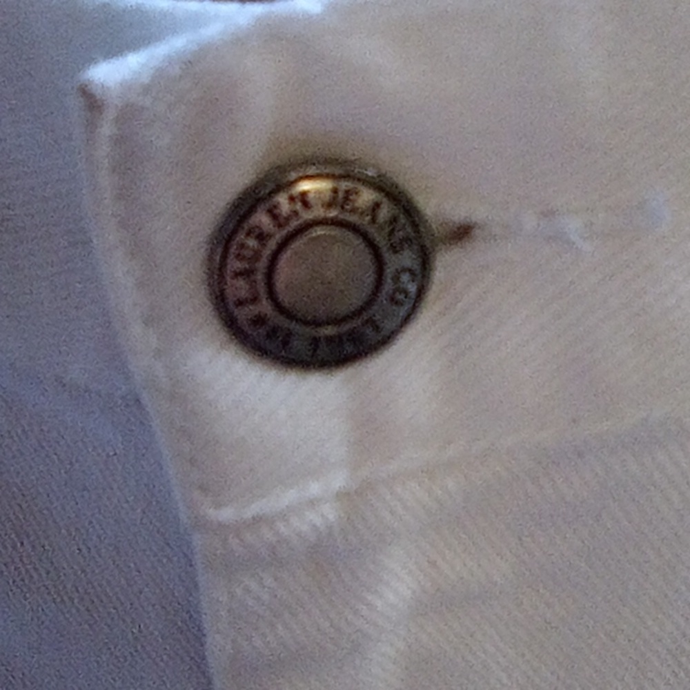 Lauren Jeans Co. Size 8 Petite White Denim Jeans With Beaded side Seams. - Picture 9 of 10